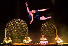 2006文藝創(chuàng)作巡禮 夢(mèng)想與現(xiàn)實(shí)的交響